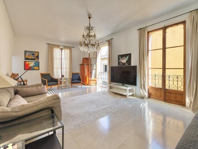 Beautiful modernist flat in Palma old town