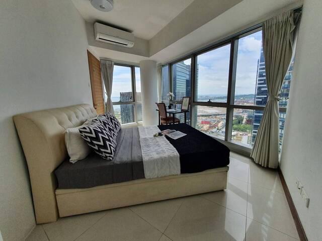 Beautiful Marina Bay View Queen Rm for Rent ! Expats Visit Today!