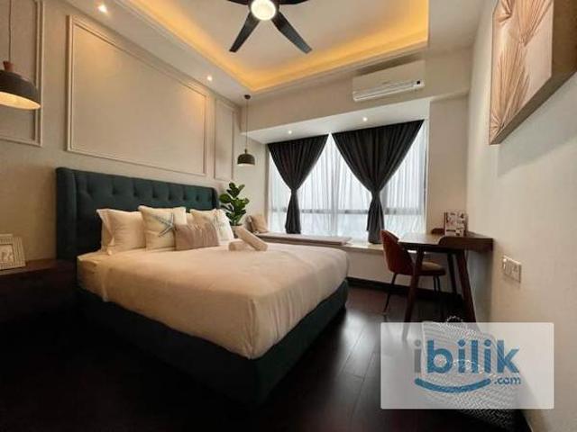 Beautiful Master Room in R&F Princess Cove