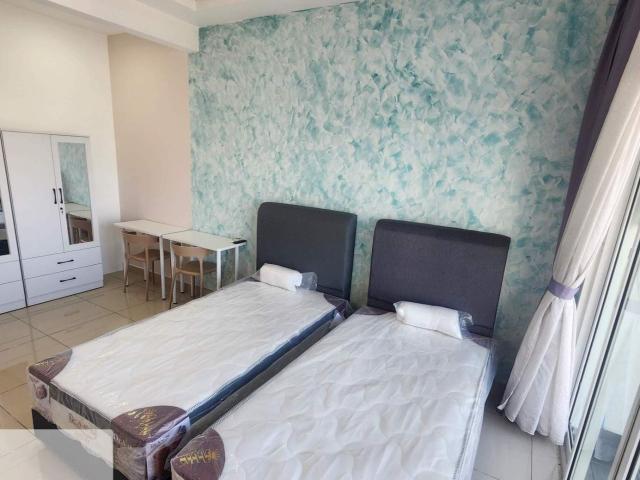 Beautiful Medium Deluxe Room with Private Balcony for RENT @ Seksyen 22 Shah Alam