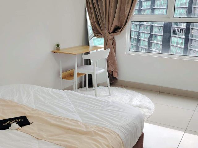 Beautiful Medium for Rent Near Queensbay / FIZ