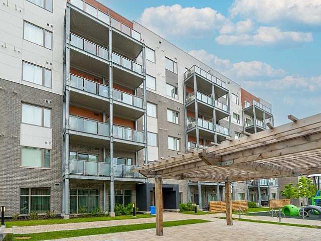 Beautiful New Condo With Two Entry Way