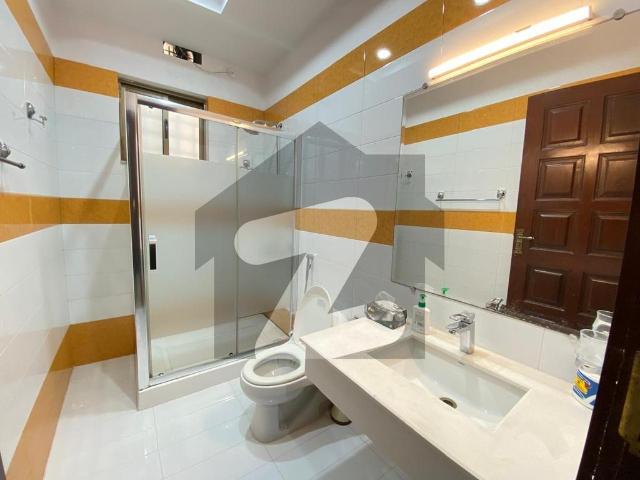 Beautiful new house available for rent on prime location F 7