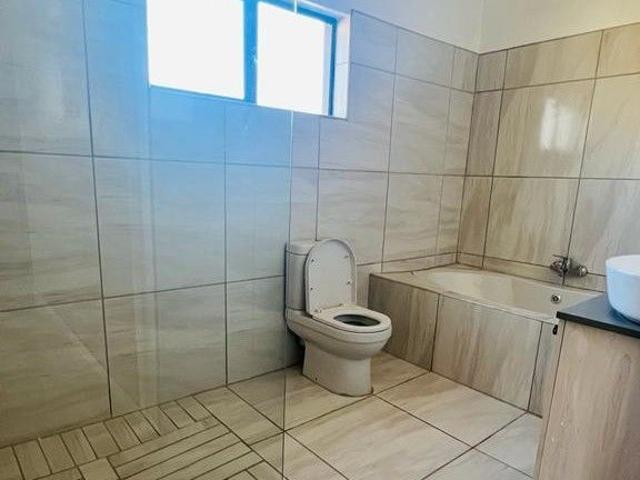 Beautiful Newly Finished Family home situated in Ext5 Villla Valencia