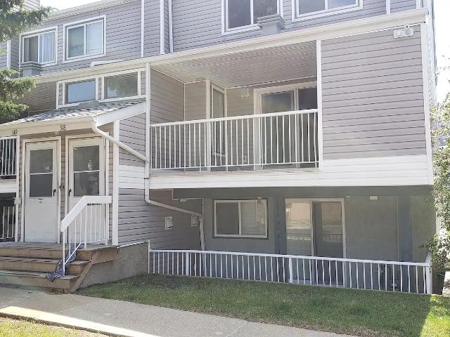 Beautiful newly renovated Ermineskin 2 bedroom townhouse