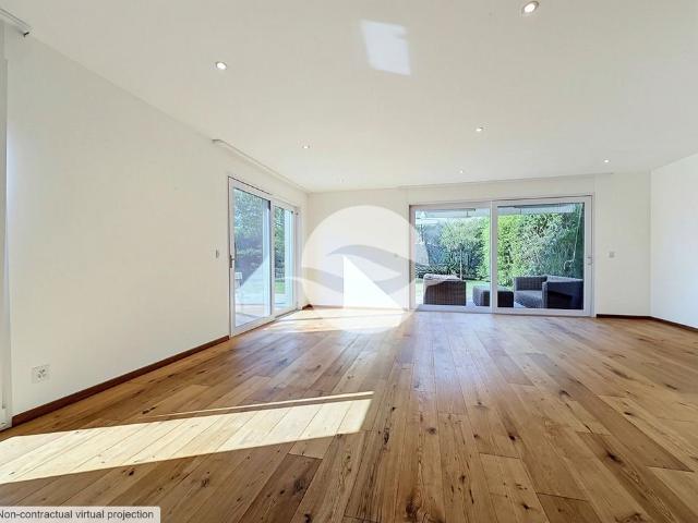 Beautiful semi detached villa with garden