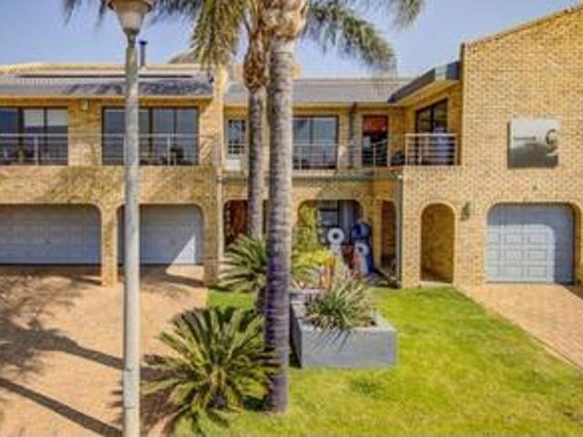 beautiful six bedroom home on the ma.