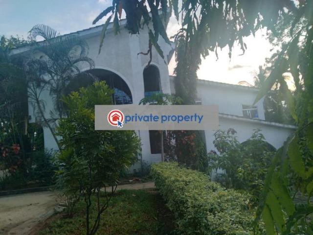 Beautiful Spacious 3 Bedroom House Near The Beach