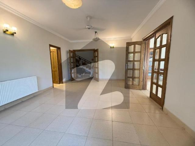Beautiful & Spacious 3 Bedroom Independent House for Rent Prime Location F 7/3