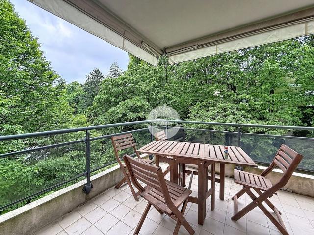 Beautiful spacious 5 room apartment, close to the International School
