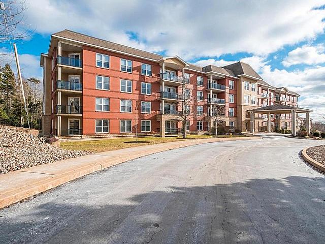 Beautiful, Spacious Condo With Spectacular Views Of Morris Lake