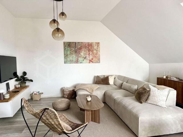 Beautiful spacious and bright apartment with balcony
