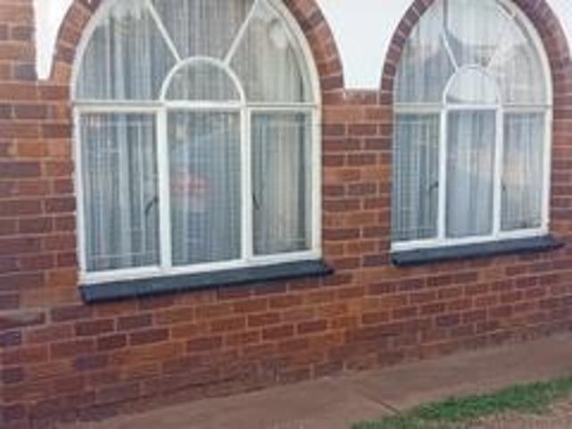 beautiful spacious house in booysens.