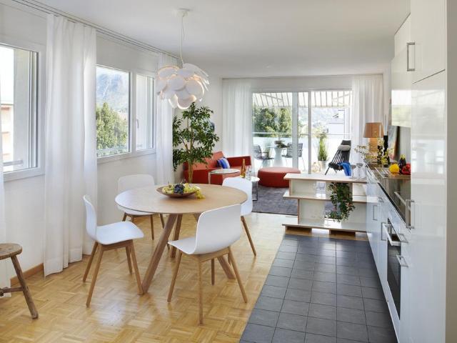 Beautiful partially renovated 3.5 room apartment located on the ground floor