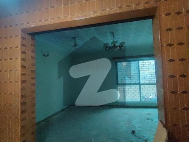 Beautiful Prime Location 10 Marla House For Rent Chaklala Scheme 3