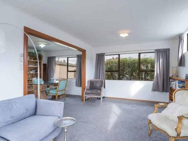 Beautiful Private Home In Wakefield