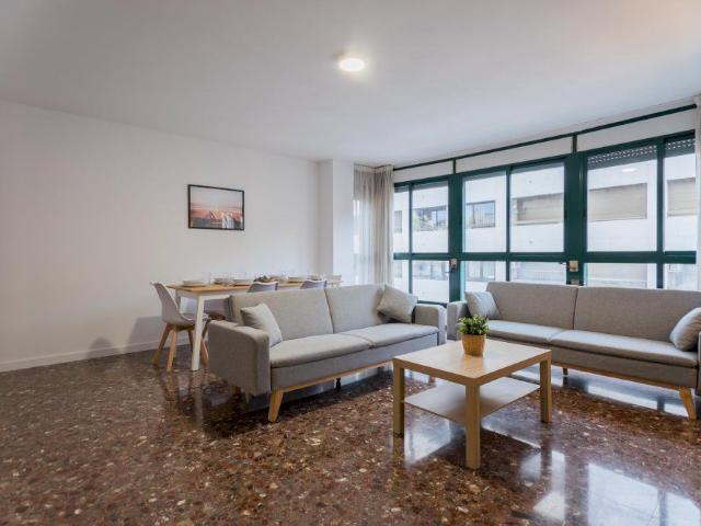 Beautiful room with balcony in Arrancapins