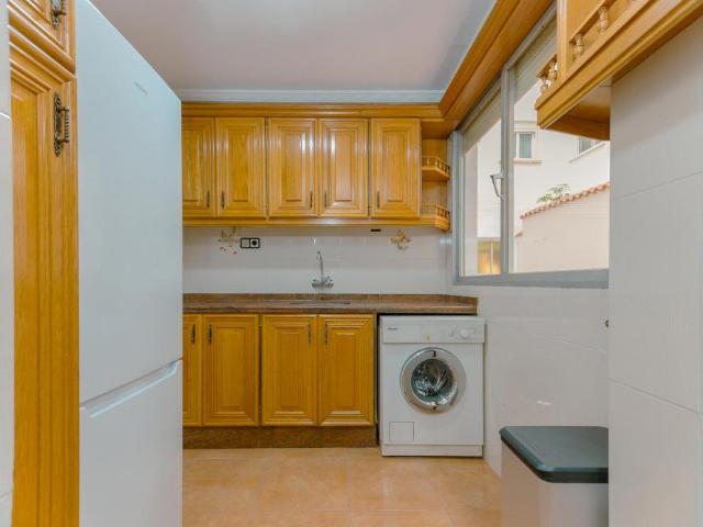 Beautiful room with balcony in Valencia