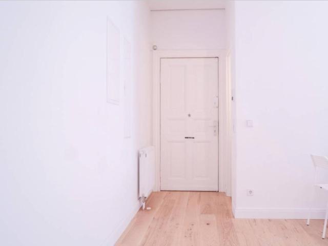 Beautiful room in 6 bedroom apartment in Wedding