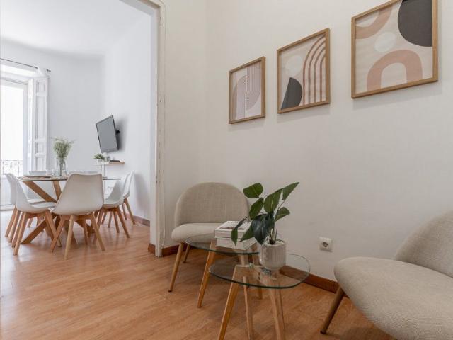 Beautiful room in Redondilla Street