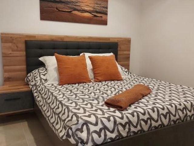 Beautiful recently renovated two bedroom apartment in a complex with beautiful tropical gardens and heated pool in La Paz, Puerto de la Cruz