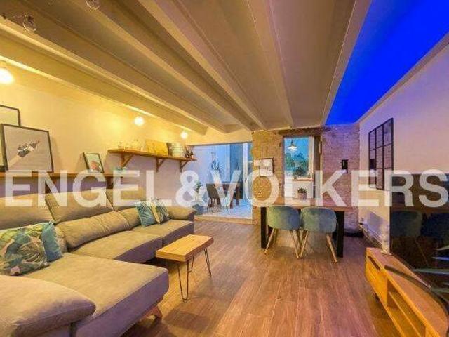 Beautiful renovated duplex with garage