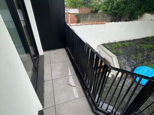 Beautiful renovated room with terrace located in the new district!