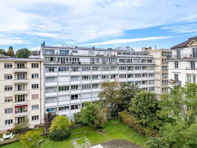 Beautiful renovated studio with large terrace in Lausanne!