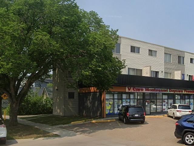 Beautiful Renovated Southside 2 storey Apartment
