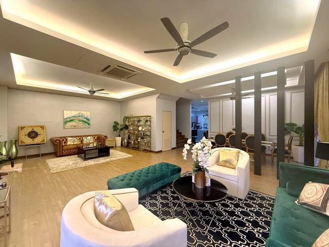 BEAUTIFUL RENOVATED 2 Storey Semi D Bandar Nusaputra Puchong