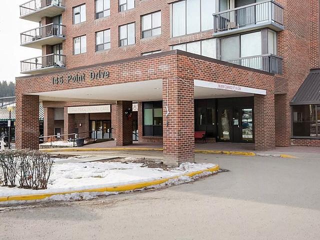 Beautiful Riverview Apartment