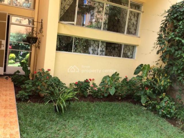 Beautiful Well Maintained 4 Bedrooms Townhouse
