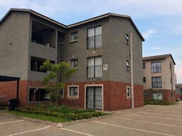 beautiful third floor townhouse on t.