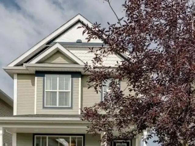 Utilities & High Speed WiFi Included| Beautiful Tuscany Home | Near CTrain
