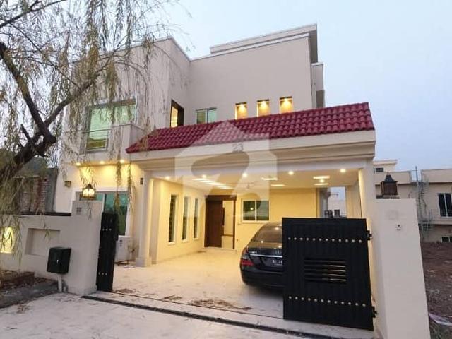 Beautiful Urban Boulevard Category House Available For Sale Just 15 Second Drive From The Main Gate!