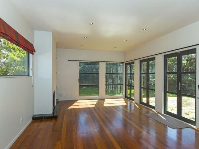 Beautiful Villa in Waterloo