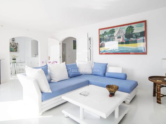 Beautiful villa with garden, private pool and wonderful sea views for rent in Punta Brava, the most prestigious residential area of Sant Feliu de Guíxols, at the Costa Brava
