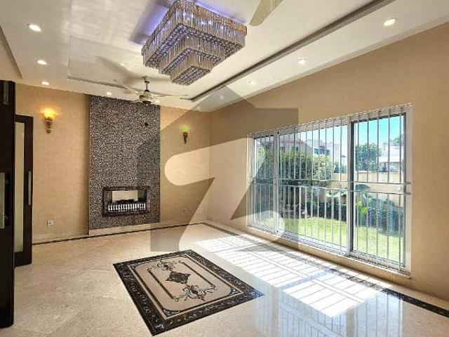 Beautifull upper portion for rent in dha lahore