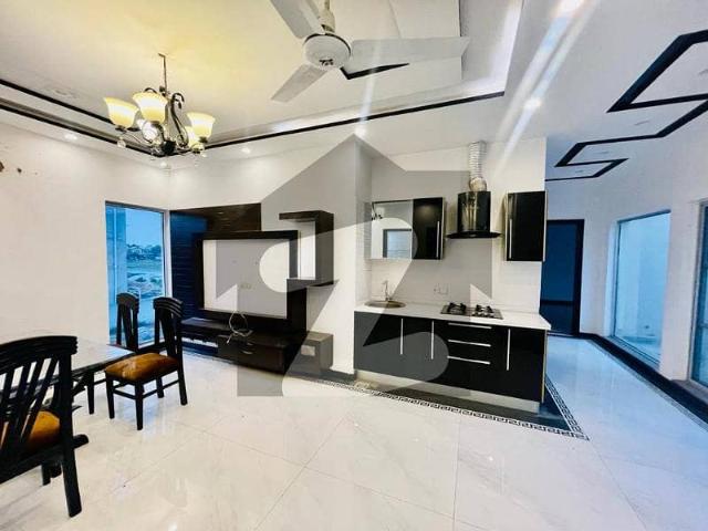 Beautifull upper portion for rent in dha lahore