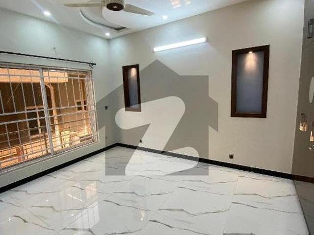 Beautifull 4.4 Marla Full House For Rent D 12