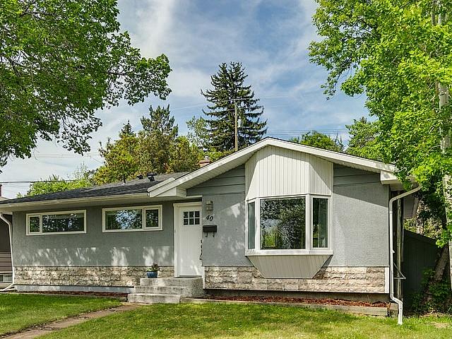 Beautifully Updated Bungalow In Haysboro!