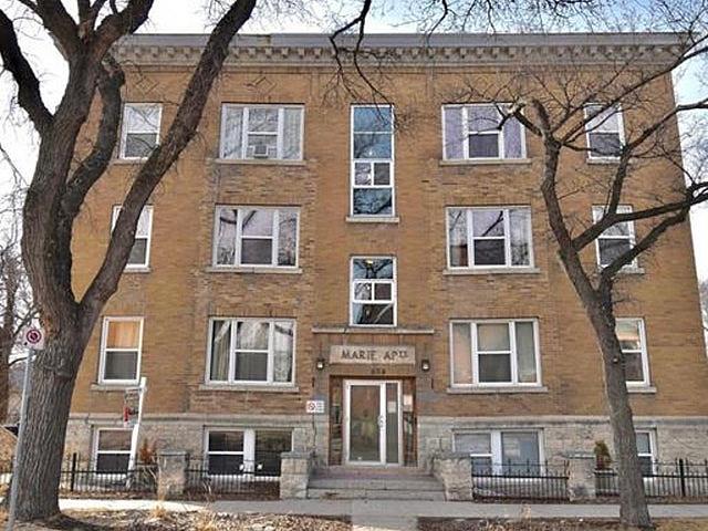 Beautifully Updated 2bdrm Condo Close To All Major Conveniences!
