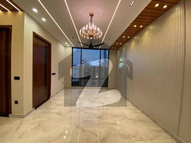 Beautifully Constructed House Is Available For sale In Central Park Block A1