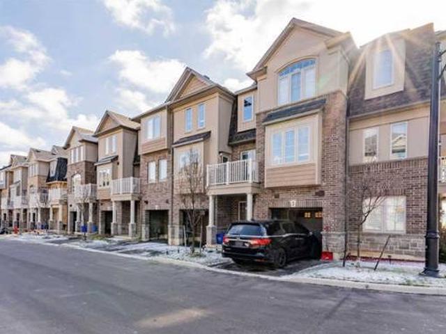 Beautifully Designed Spacious 3Storey Townhouse In Prime Locat
