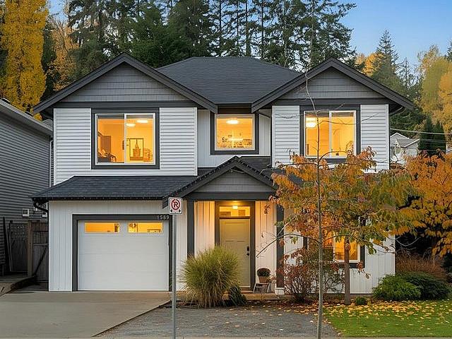 Beautifully Finished Two storey Home In Desirable Nanaimo Area