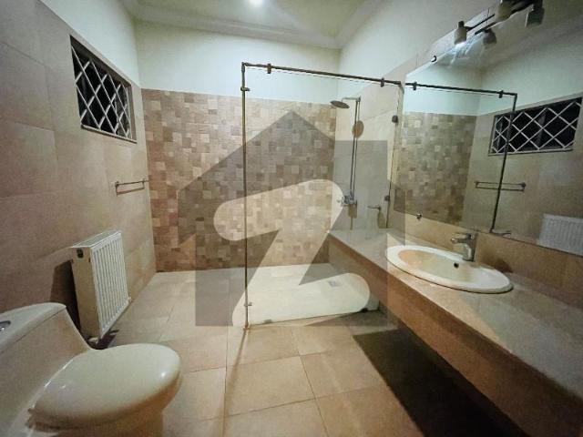 Beautifully Maintained House With High End Wooden Flooring. F 8