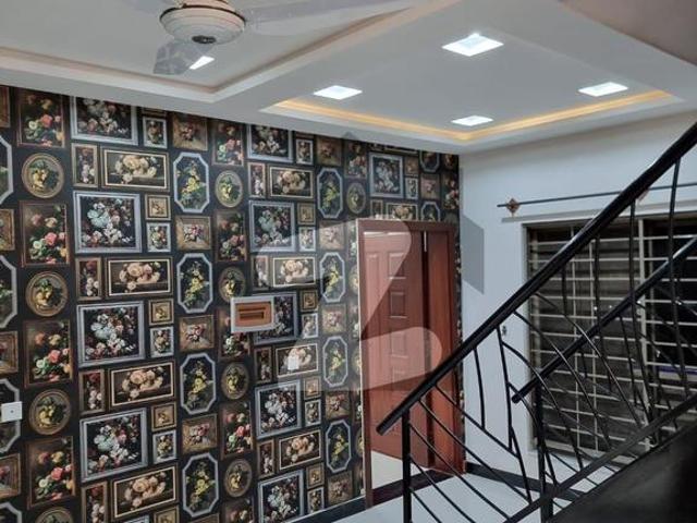 Beautifully Maintained 4 Marla House 3 Beds Wide Street In D 12/1