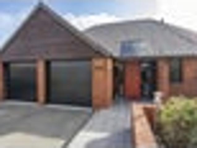 UNDER OFFER * Beautifully Presented Family Home