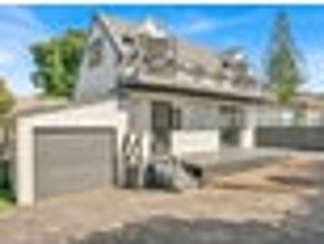 Beautifully Renovated 3 Bedroom Gem