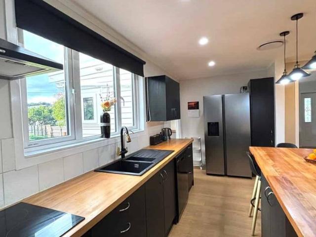 Beautifully renovated 3 bedroom home in the heart of Waimauku available Mid June!